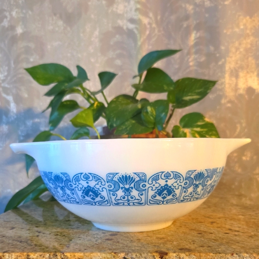 Pyrex Horizon Blue Cinderella Mixing Bowl